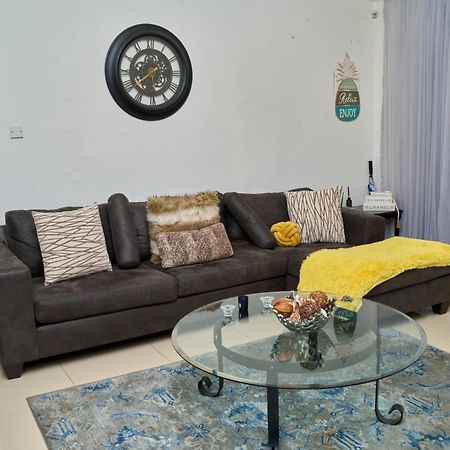 Caribbean Estates, 10 Mins From The Beach, Beautiful Gated Community Portmore Extérieur photo