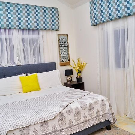 Caribbean Estates, 10 Mins From The Beach, Beautiful Gated Community Portmore Extérieur photo